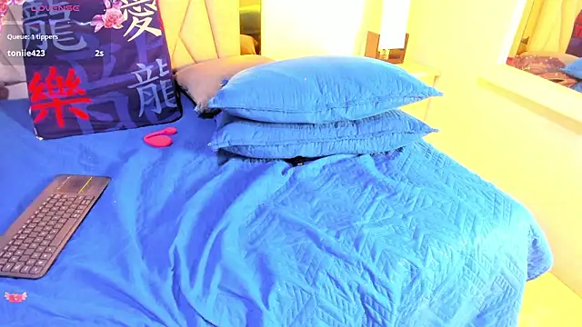 vahiolet_fuentes Chat XXX live