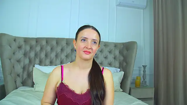 Chat XXX en directo de ElinaBellucci