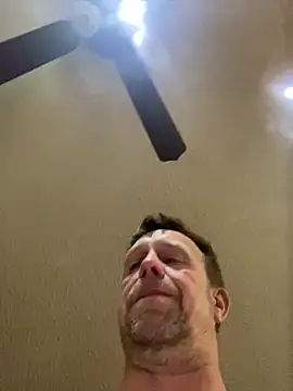 Chat XXX en directo de Realybigdill