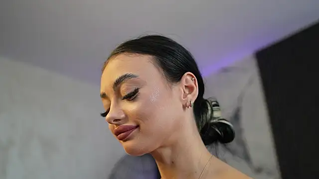 Chat +18 de RachelRavee ao vivo