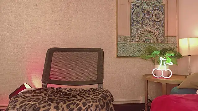 Maya_house Chat XXX live