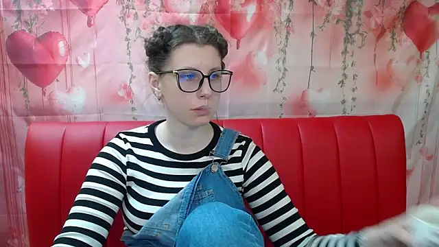 LilianaShine 即時 XXX 聊天