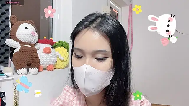 XXX chat uživo modela Tieu-May