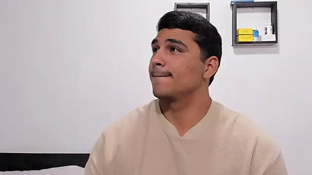 Chatroom XXX en direct de noah_belami