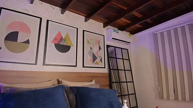 MiaKay1 – Naživo XXX chat