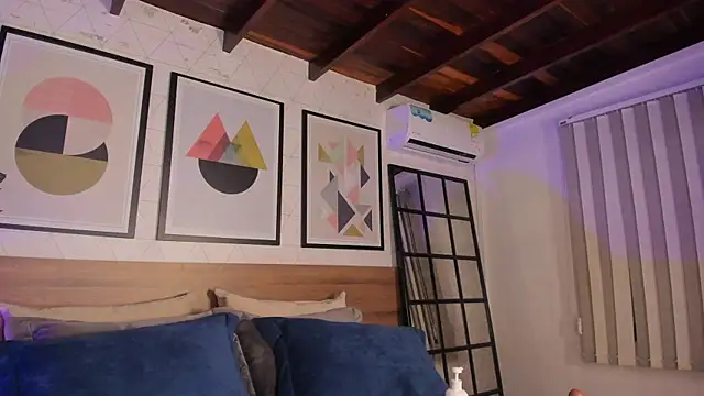 Chat +18 de MiaKay1 ao vivo