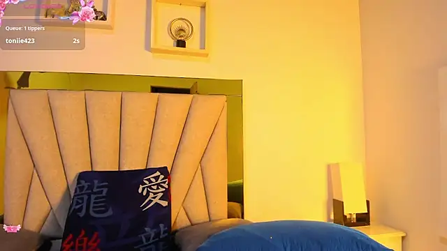 vahiolet_fuentes' Live XXX Chat