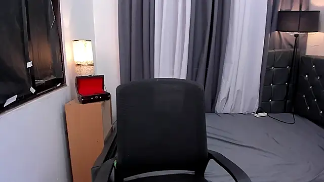 Webkamerová show hotasianbeatrixx