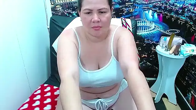 tila_nastyy লাইভ XXX চ্যাট