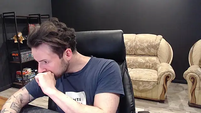 MihasikD 现场XXX聊天