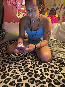 Онлайн чат XXX TranSexualJade95