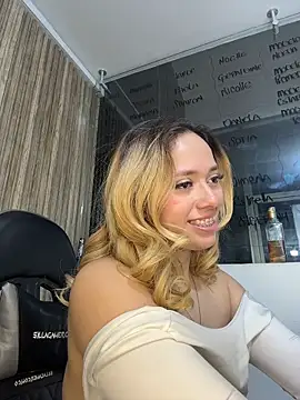 LanaMills_ live XXX chat