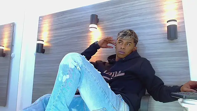 LuckyBluex Webcam show