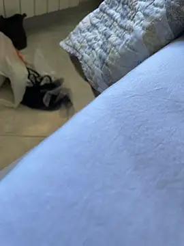 AdamoedEvan Webbikameraesitys