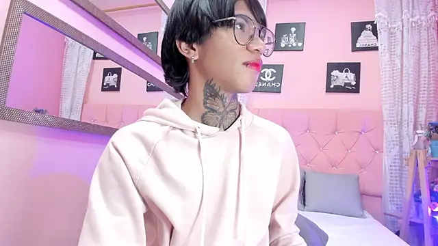 Liam_evvan 即時 XXX 聊天