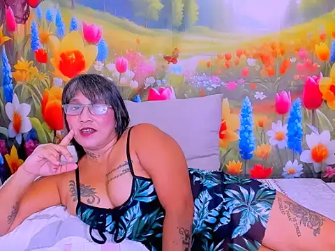 indianroxy's Live XXX Chat