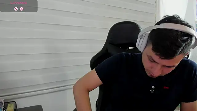 Show modela Rick_Adams na web-kameri