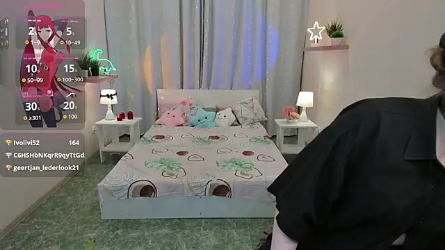 LeonaHicks' Live XXX Chat