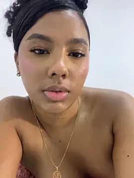 XXX chat uživo modela Mell_Rossi