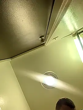 jizzyglizzy92 élő XXX-chatje