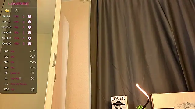 ElenoreReth 即時 XXX 聊天