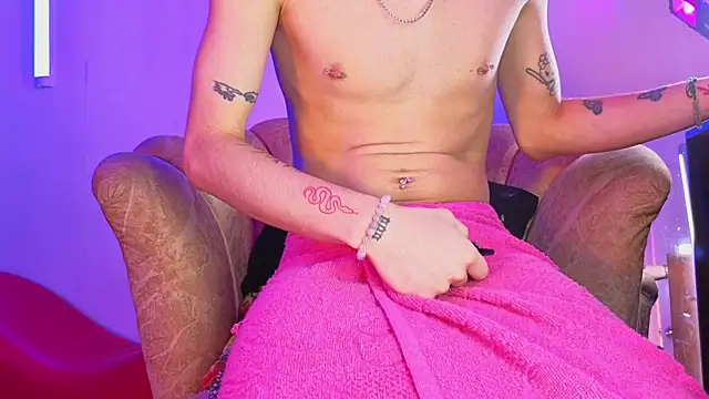 nova_salvatore: вебкам-шоу