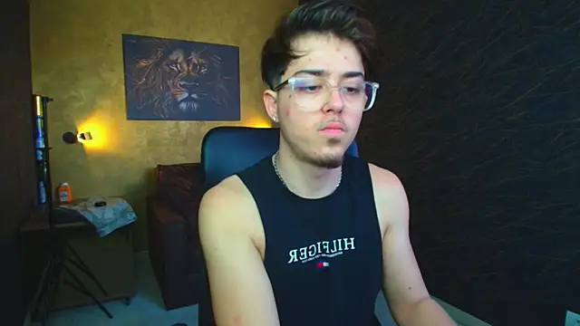 Show modela BodhiHayes na web-kameri