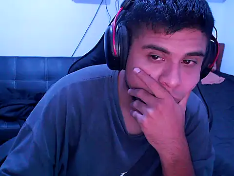 axellrz_'s Webcam Show