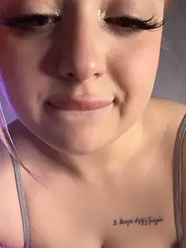 KellyMoors' Live XXX Chat