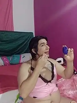 Kaissydoll: διαδικτυακό σόου στην κάμερα