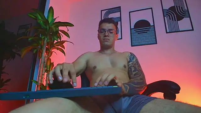 ALPHA_DOMINUS_ 即時 XXX 聊天