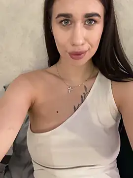 Онлайн чат XXX Erikka__