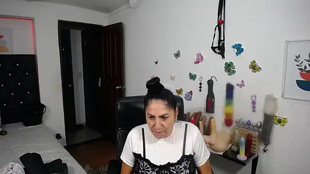 mature_bigboobs10's Live XXX Chat