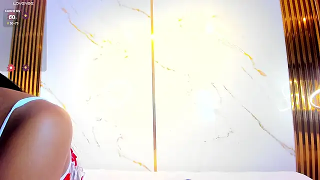 CandyRouse__'s Live XXX Chat