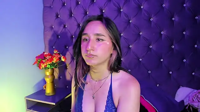 Chat XXX ao vivo de CharlotteStuart