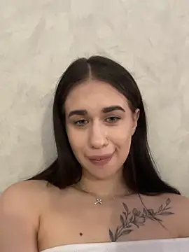 Chatroom XXX en direct de Erikka__