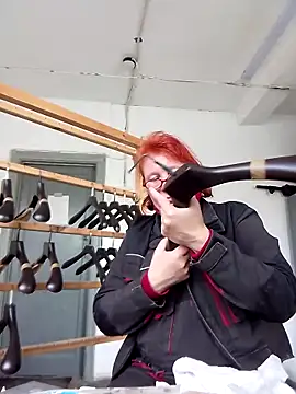 SquirrelFine's Live XXX Chat