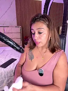 MrsFoucher's Live XXX Chat