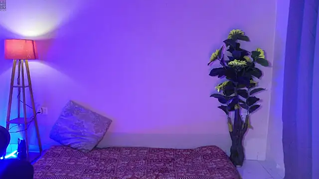 Chat XXX en directo de Saira_Hotty