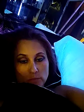 BusyB1983のライブXXXチャット