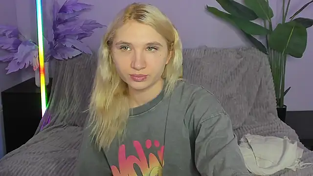 Kitty_Blondie's Live XXX Chat