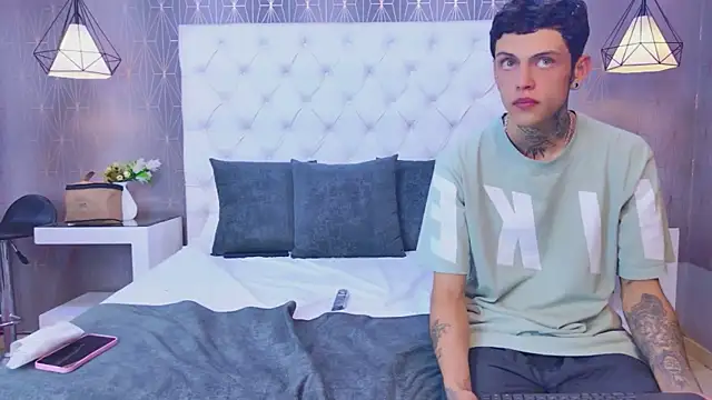 MadyAndEthan webcam show