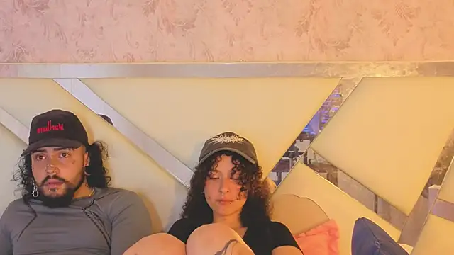 Benny_and_Mark Adlı Modelin Canlı XXX Sohbeti