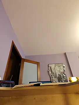 Happy_Gym_Year: διαδικτυακό σόου στην κάμερα