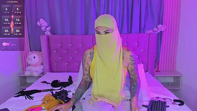 Nayla-Mouna Webcamshow