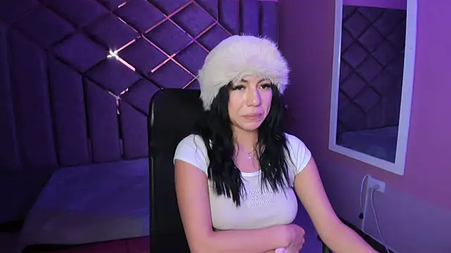 Poly_Sasha_ – Live XXX-chat