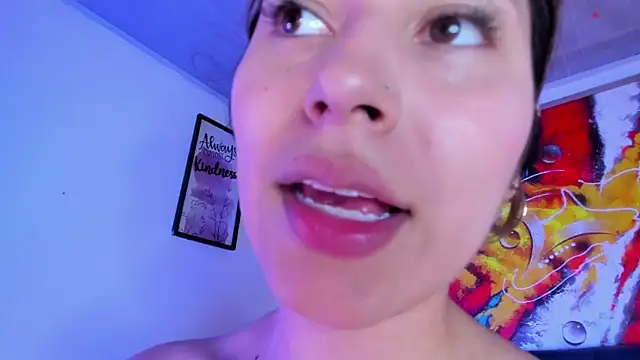 Violet_Blazee Adlı Modelin Canlı XXX Sohbeti