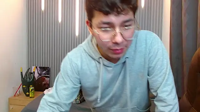 Julian_Smith21's Live XXX Chat