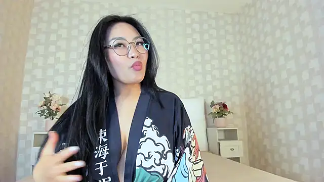 NatsumiHun Adlı Modelin Canlı XXX Sohbeti