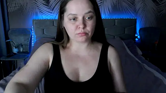 uliastar: онлайн-секс-чат